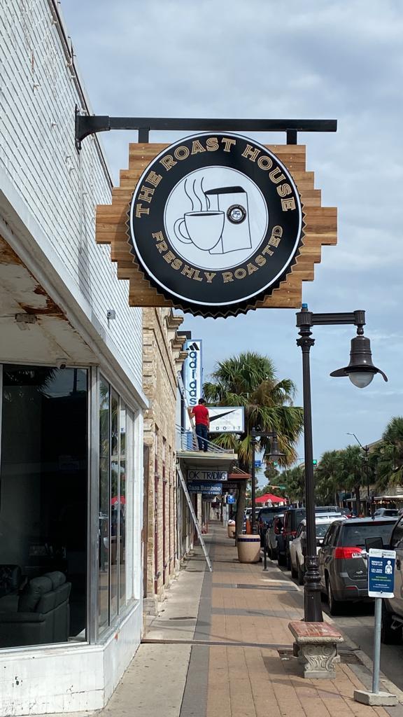 mariscos lauro villar signs and more