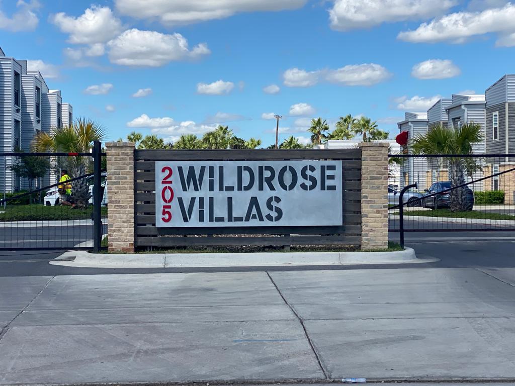 mariscos lauro villar signs and more